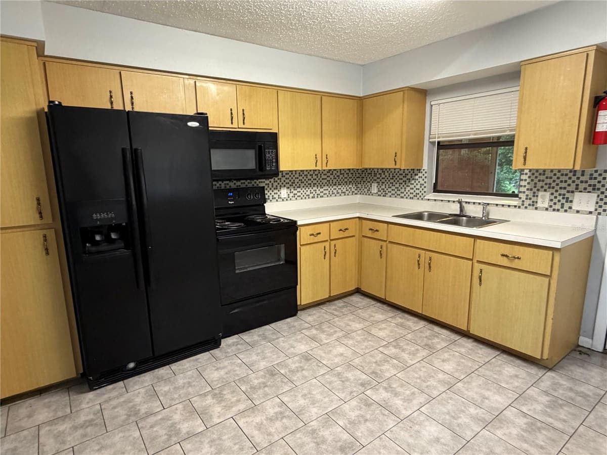 112 JASPER STREET — photo 5 of 13