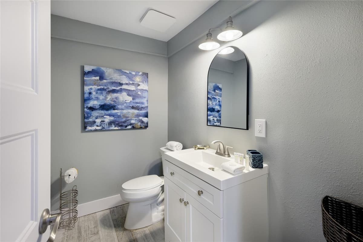 504 SPRING AVENUE — photo 19 of 45