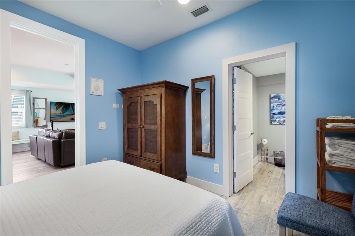 504 SPRING AVENUE — photo 18 of 45