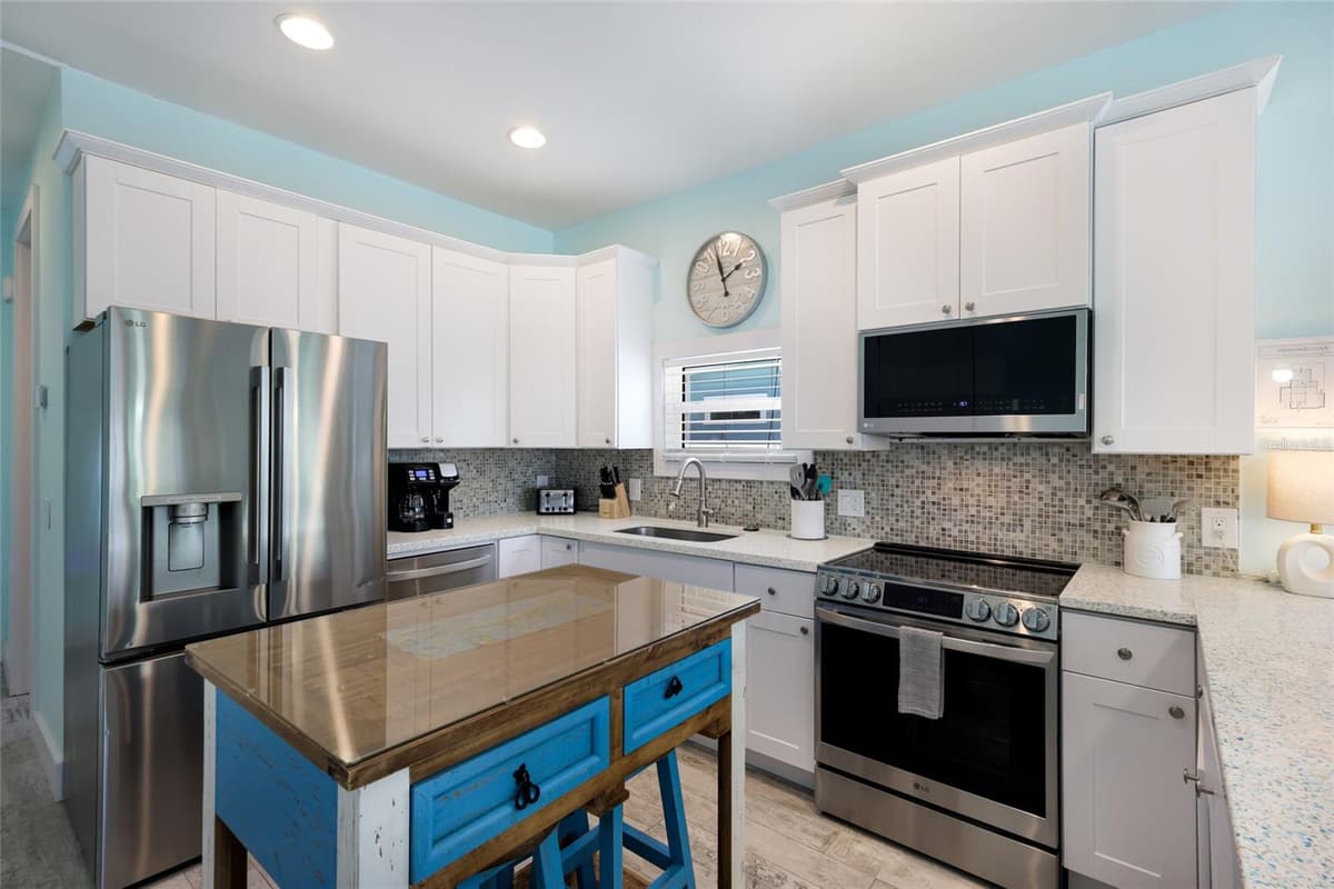 504 SPRING AVENUE — photo 13 of 45