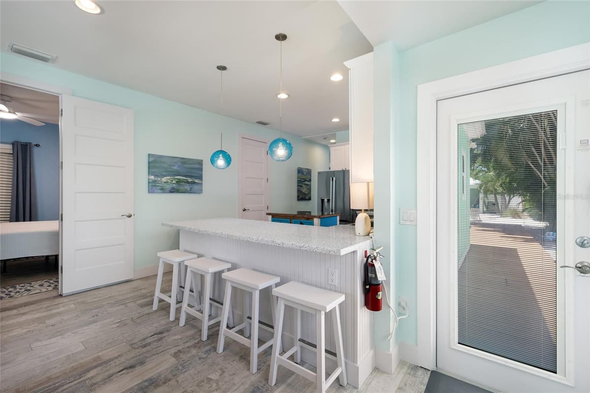 504 SPRING AVENUE — photo 11 of 45