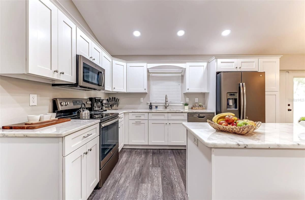 220 KITE AVENUE — photo 8 of 23