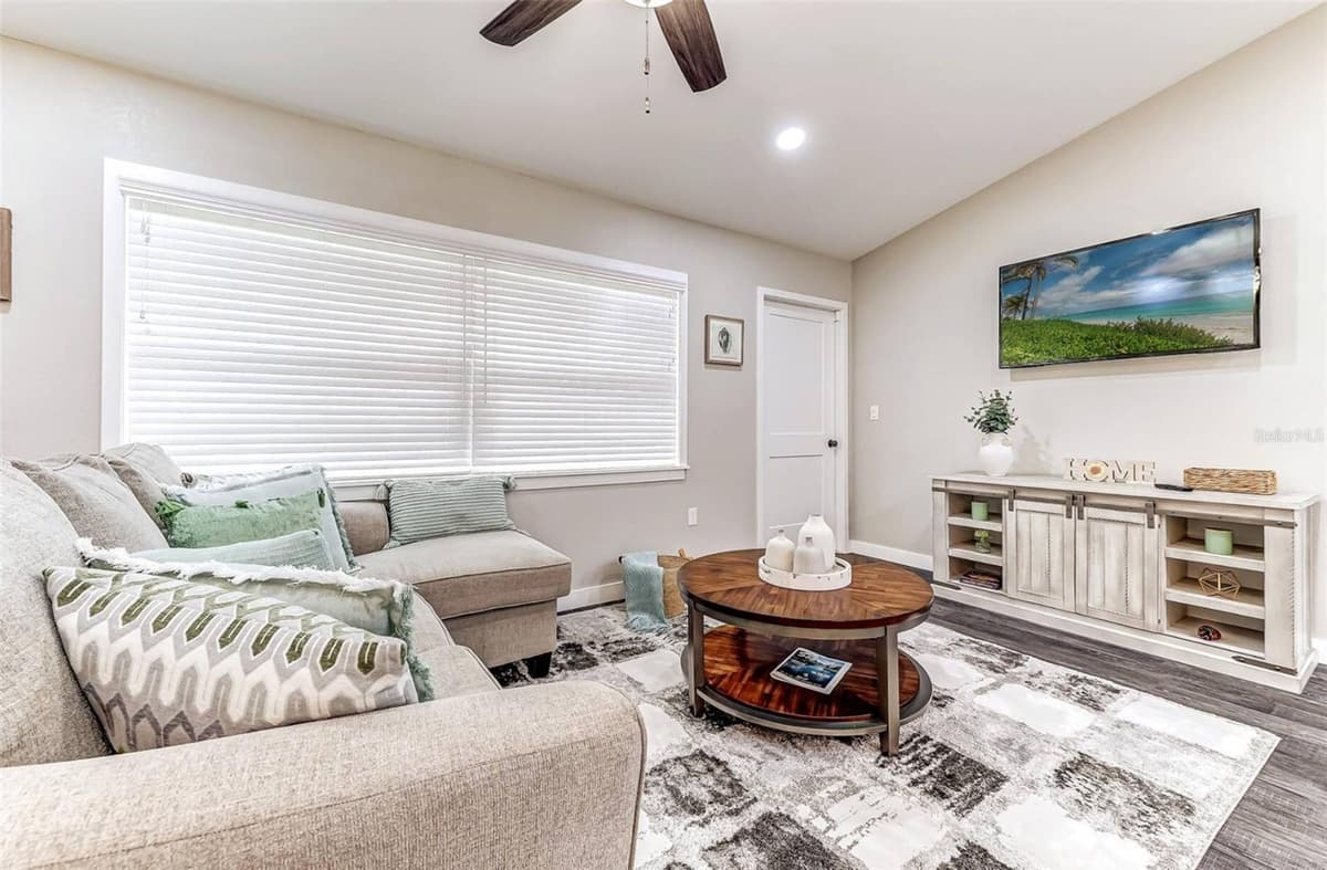 220 KITE AVENUE — photo 11 of 23