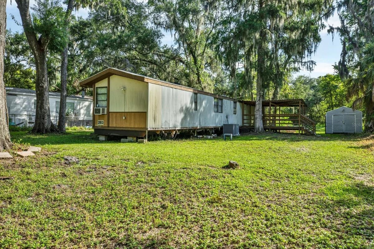 3913 ALAFIA BOULEVARD — photo 8 of 22