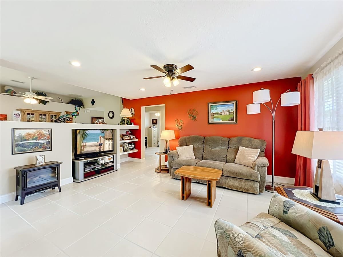 1409 CALIFORNIA DRIVE — photo 4 of 59