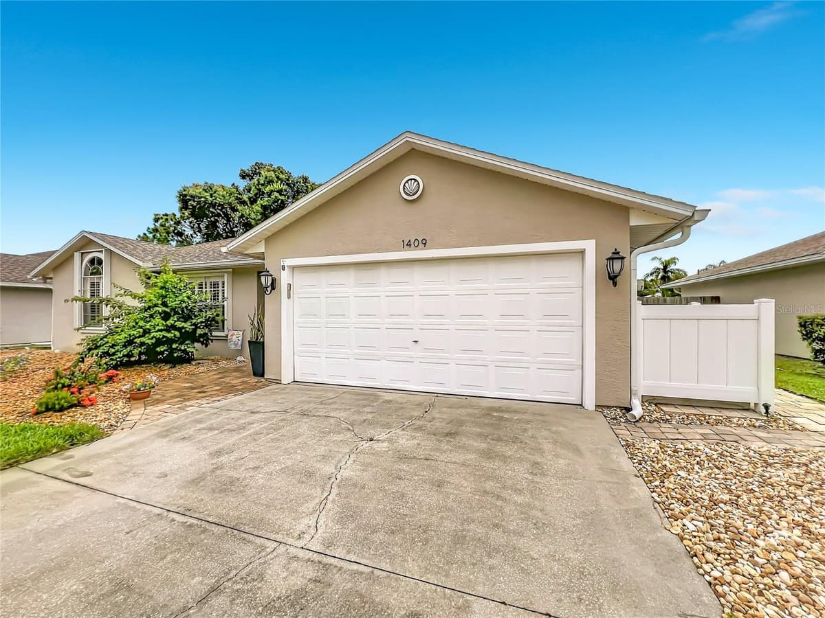 1409 CALIFORNIA DRIVE — photo 9 of 59