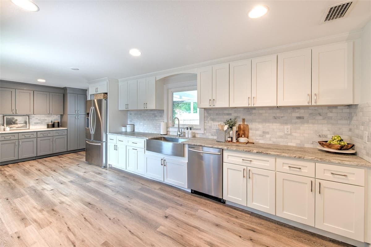 4101 BAY VILLA AVENUE — photo 7 of 18