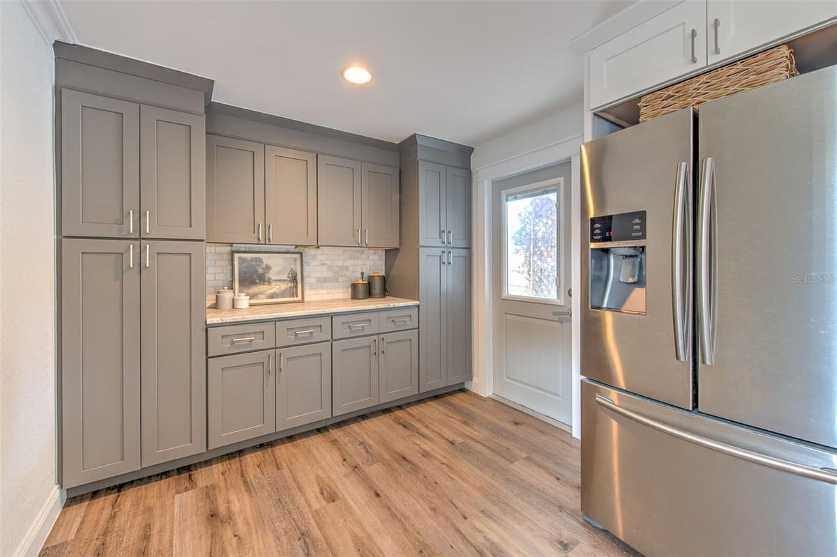 4101 BAY VILLA AVENUE — photo 8 of 18