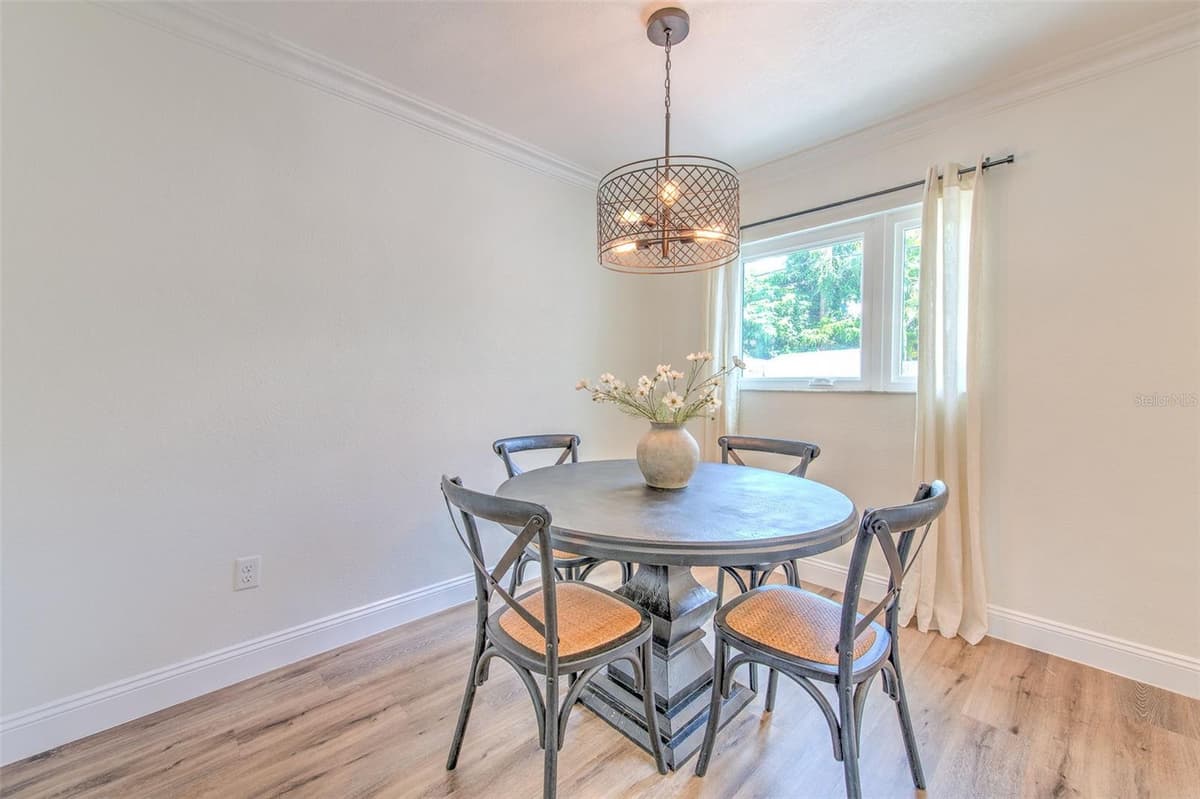 4101 BAY VILLA AVENUE — photo 5 of 18
