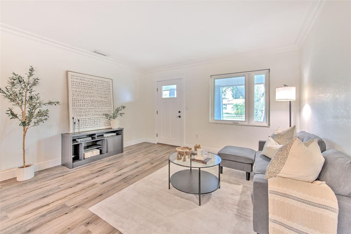 4101 BAY VILLA AVENUE — photo 3 of 18