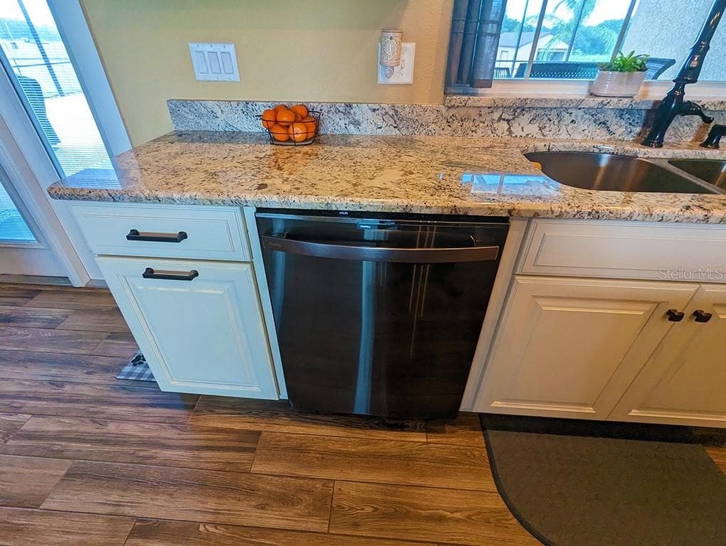 19221 BAKER ROAD — photo 8 of 64