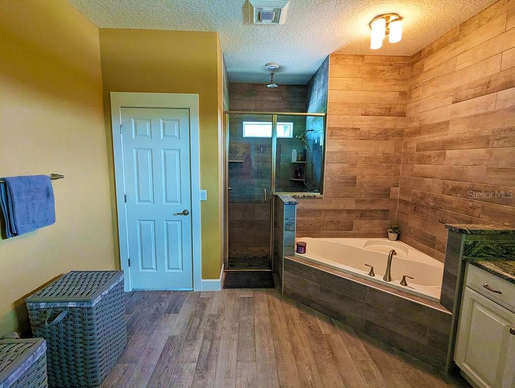 19221 BAKER ROAD — photo 24 of 64