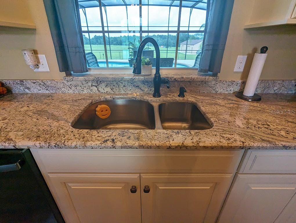 19221 BAKER ROAD — photo 9 of 64