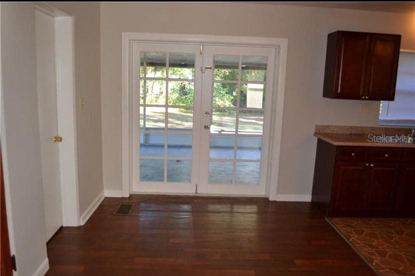 609 MONTGOMERY AVENUE — photo 8 of 22