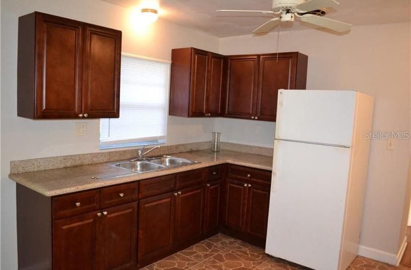 609 MONTGOMERY AVENUE — photo 9 of 22