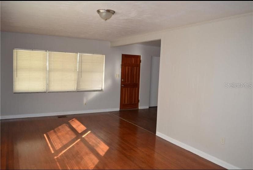 609 MONTGOMERY AVENUE — photo 3 of 22