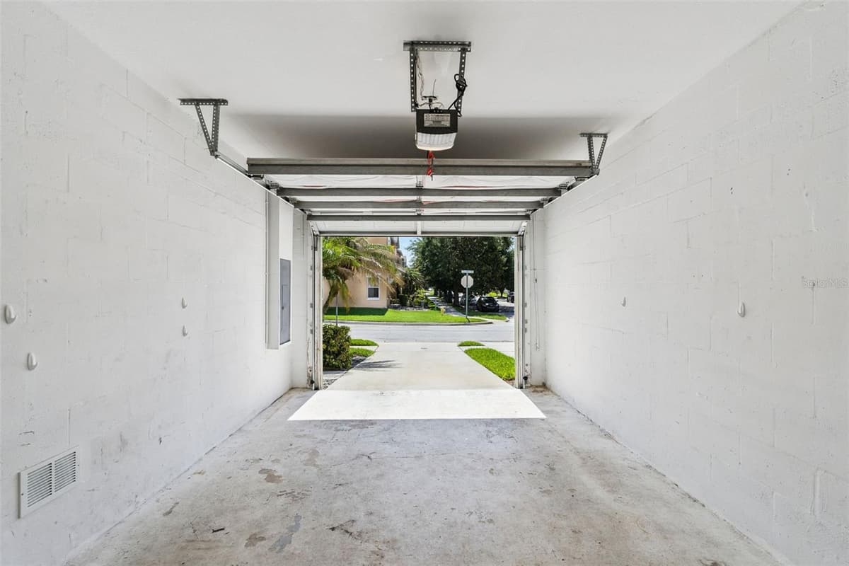 13551 DANIELS LANDING CIRCLE — photo 33 of 53