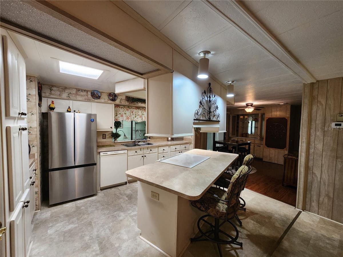 113 LAKE HAZEL DRIVE — photo 19 of 42