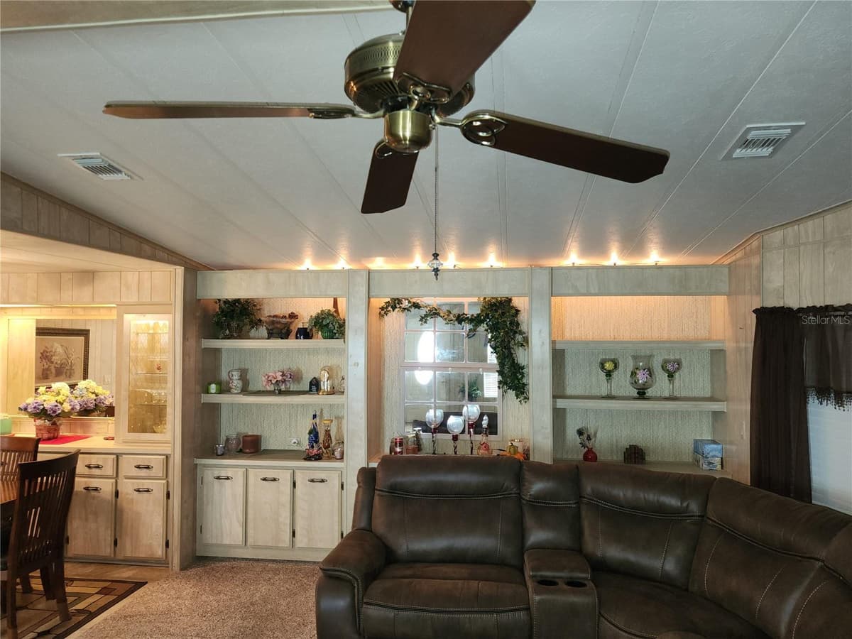 113 LAKE HAZEL DRIVE — photo 15 of 42