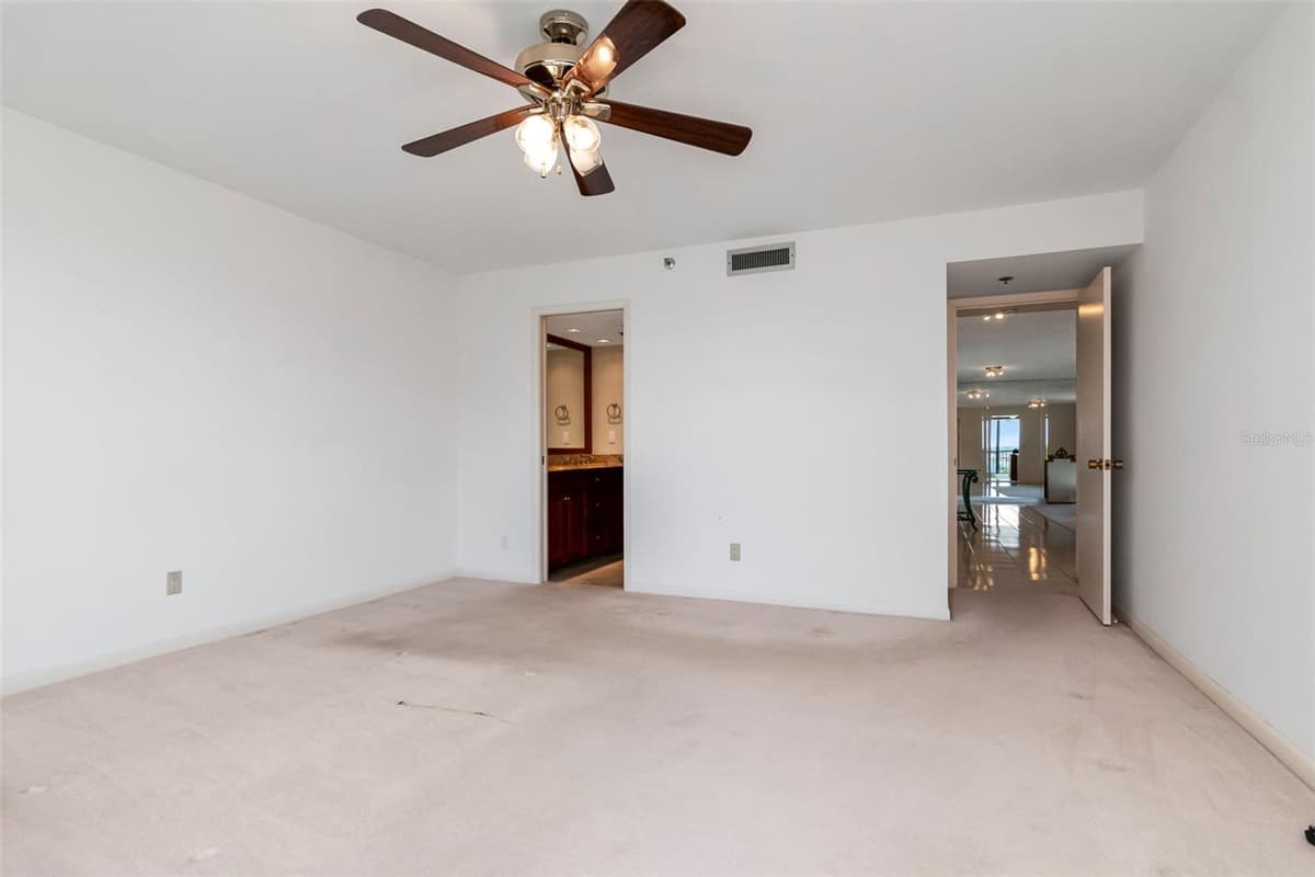 1660 GULF BOULEVARD — photo 19 of 47
