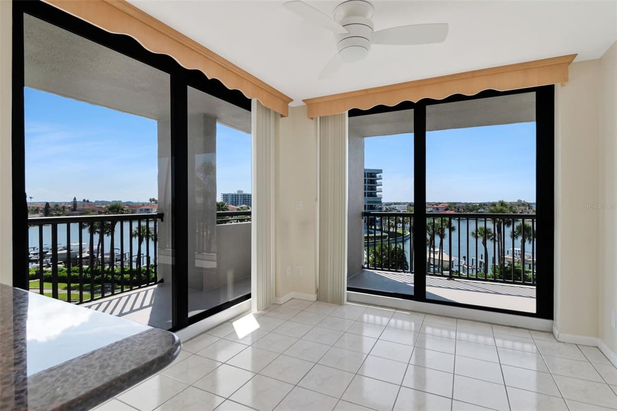 1660 GULF BOULEVARD — photo 13 of 47