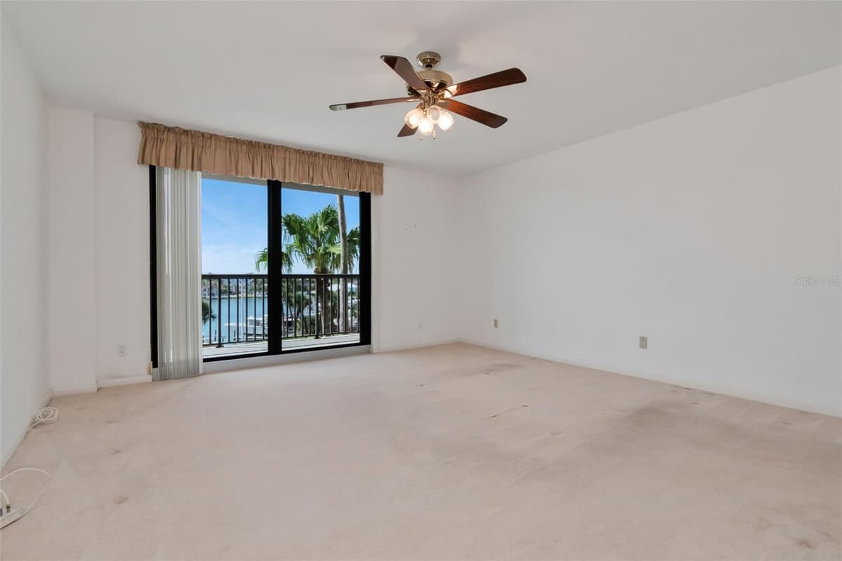1660 GULF BOULEVARD — photo 17 of 47