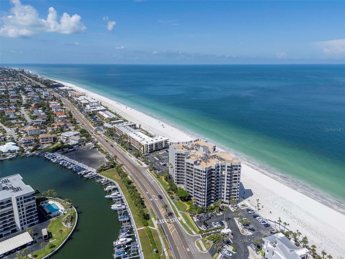 1660 GULF BOULEVARD — photo 47 of 47