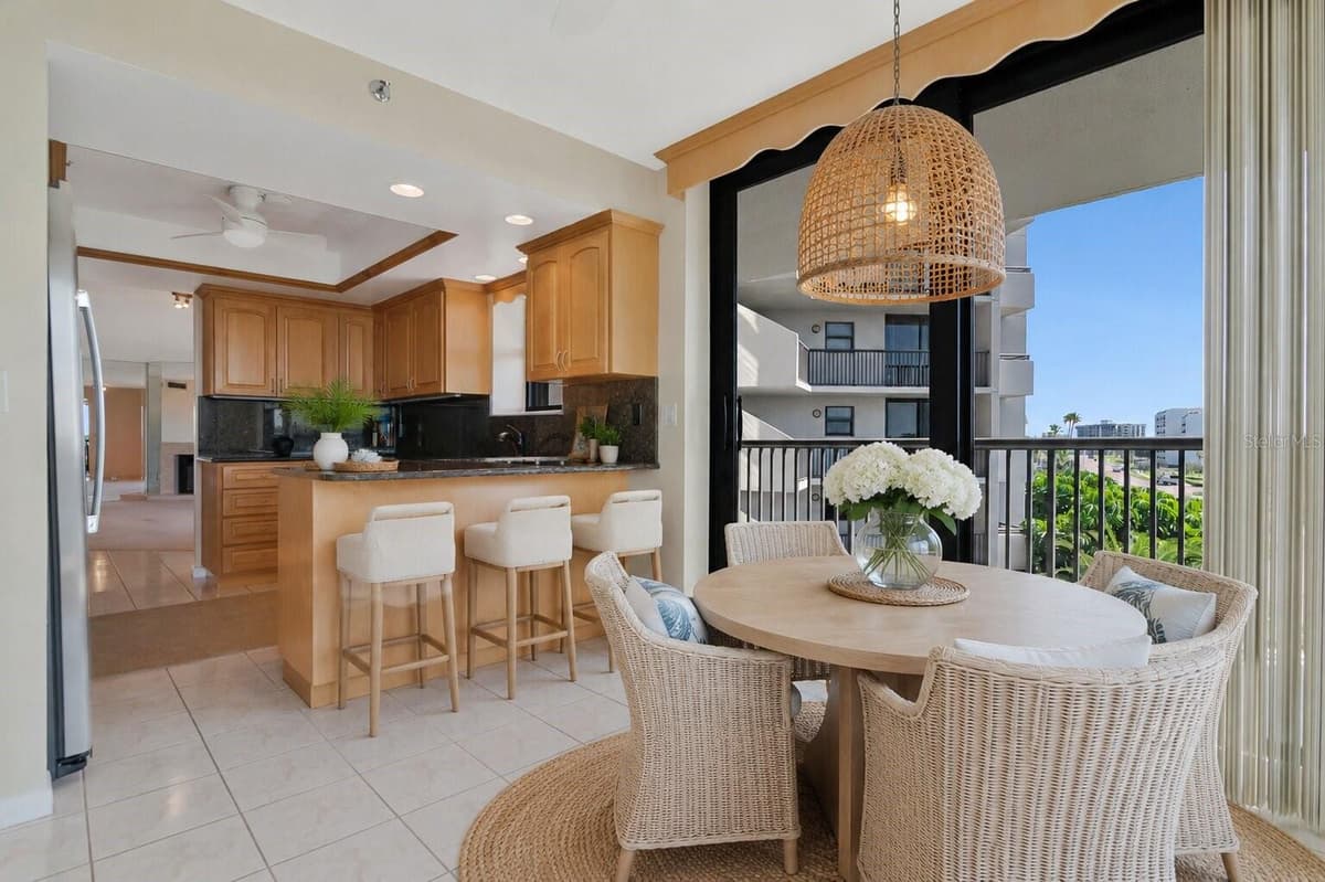1660 GULF BOULEVARD — photo 14 of 47