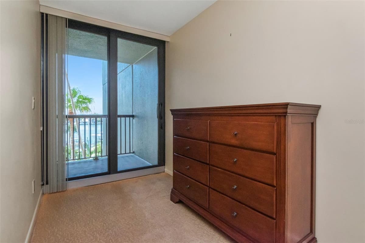 1660 GULF BOULEVARD — photo 29 of 47