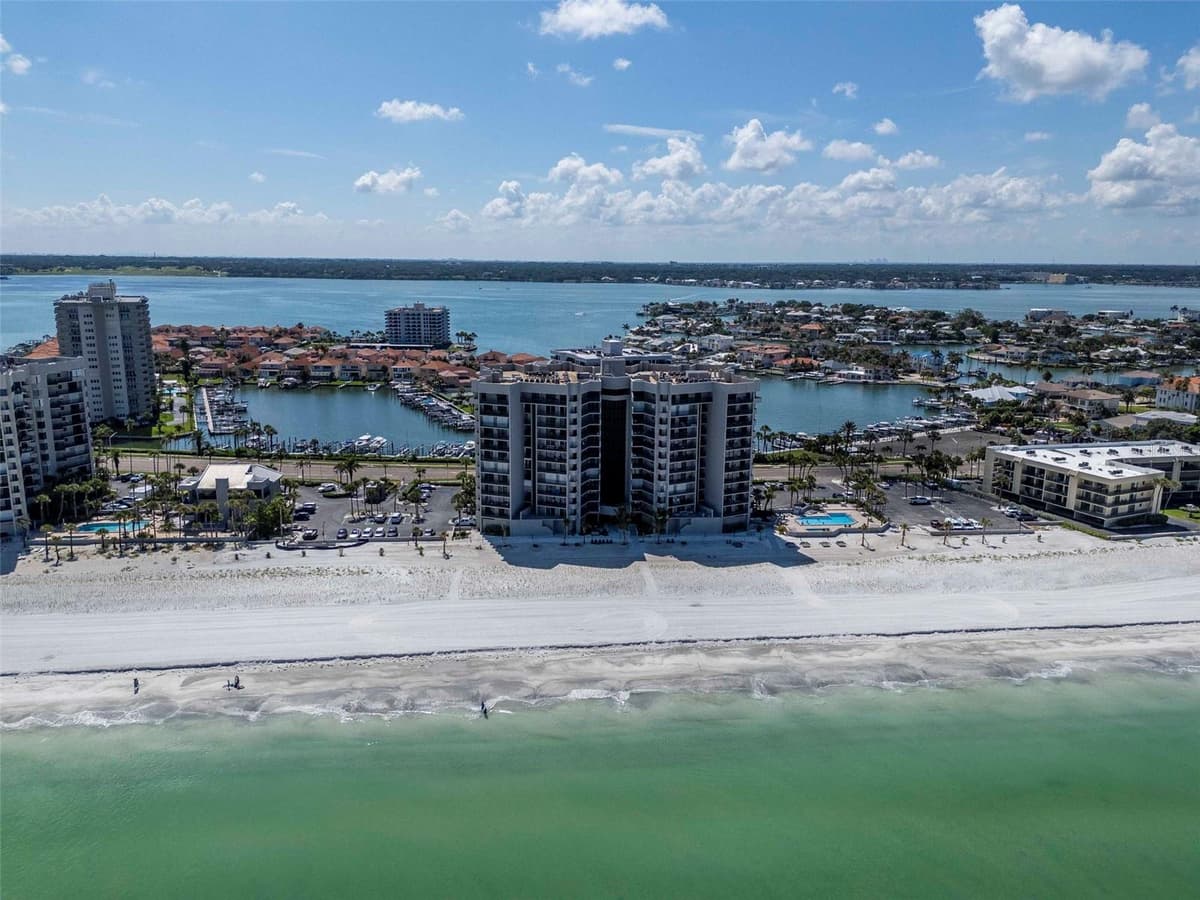 1660 GULF BOULEVARD — photo 2 of 47