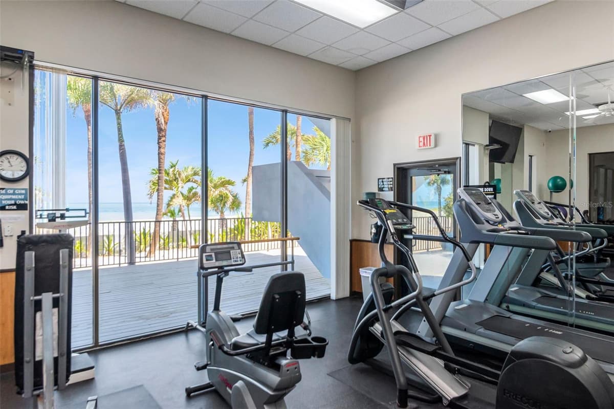 1660 GULF BOULEVARD — photo 37 of 47