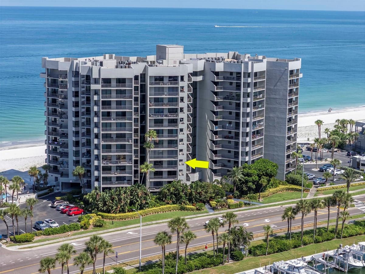1660 GULF BOULEVARD — photo 42 of 47