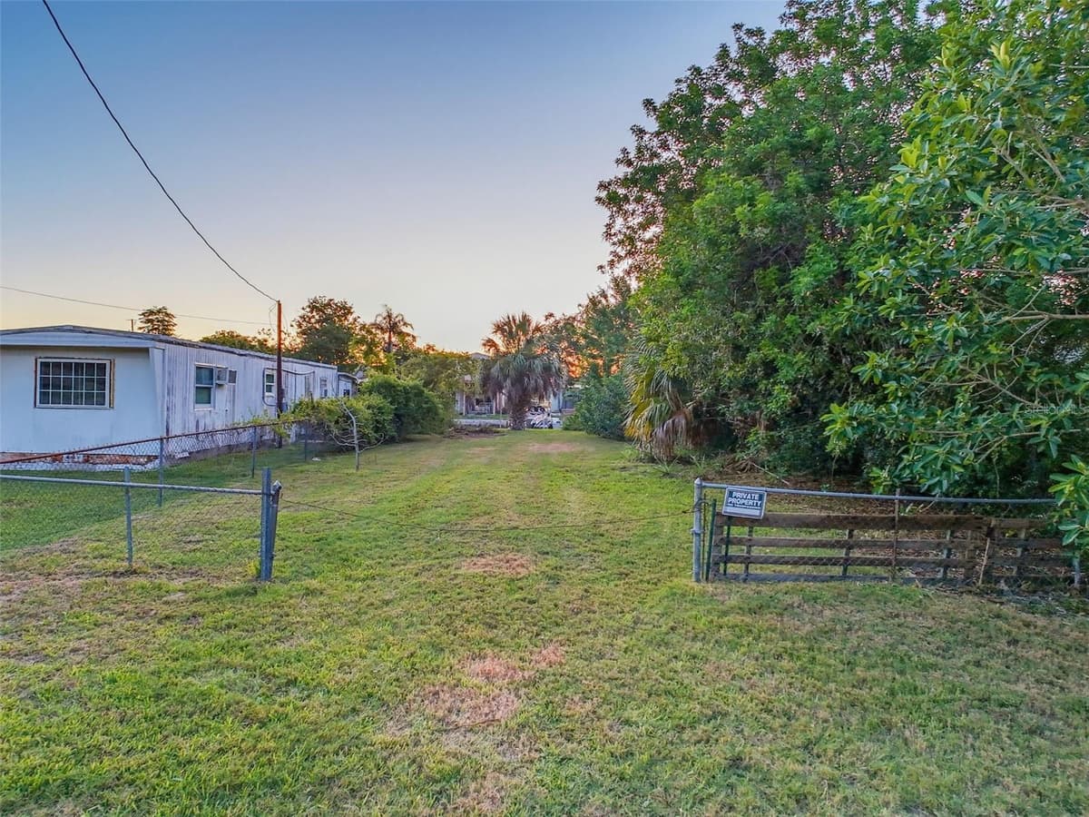 14905 OLD DIXIE HIGHWAY — photo 5 of 44