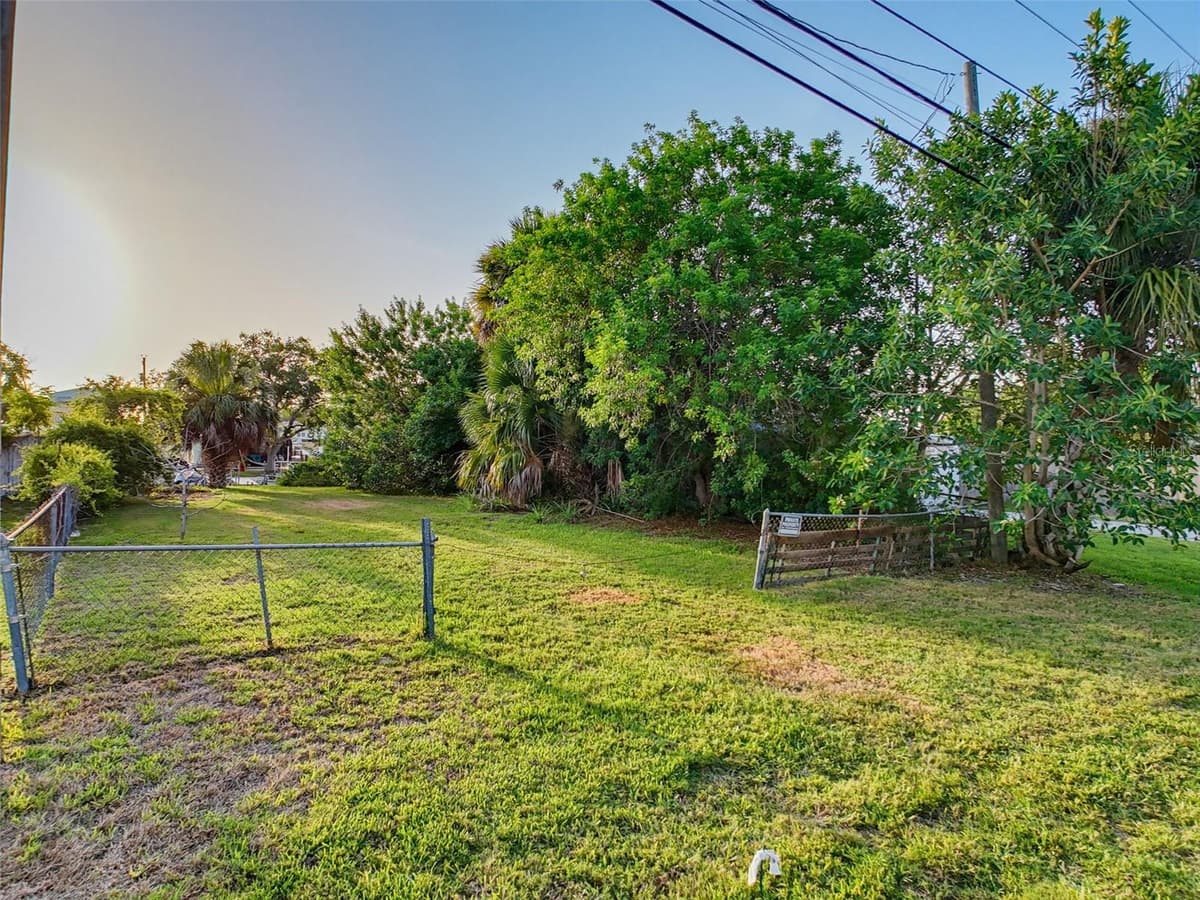 14905 OLD DIXIE HIGHWAY — photo 4 of 44