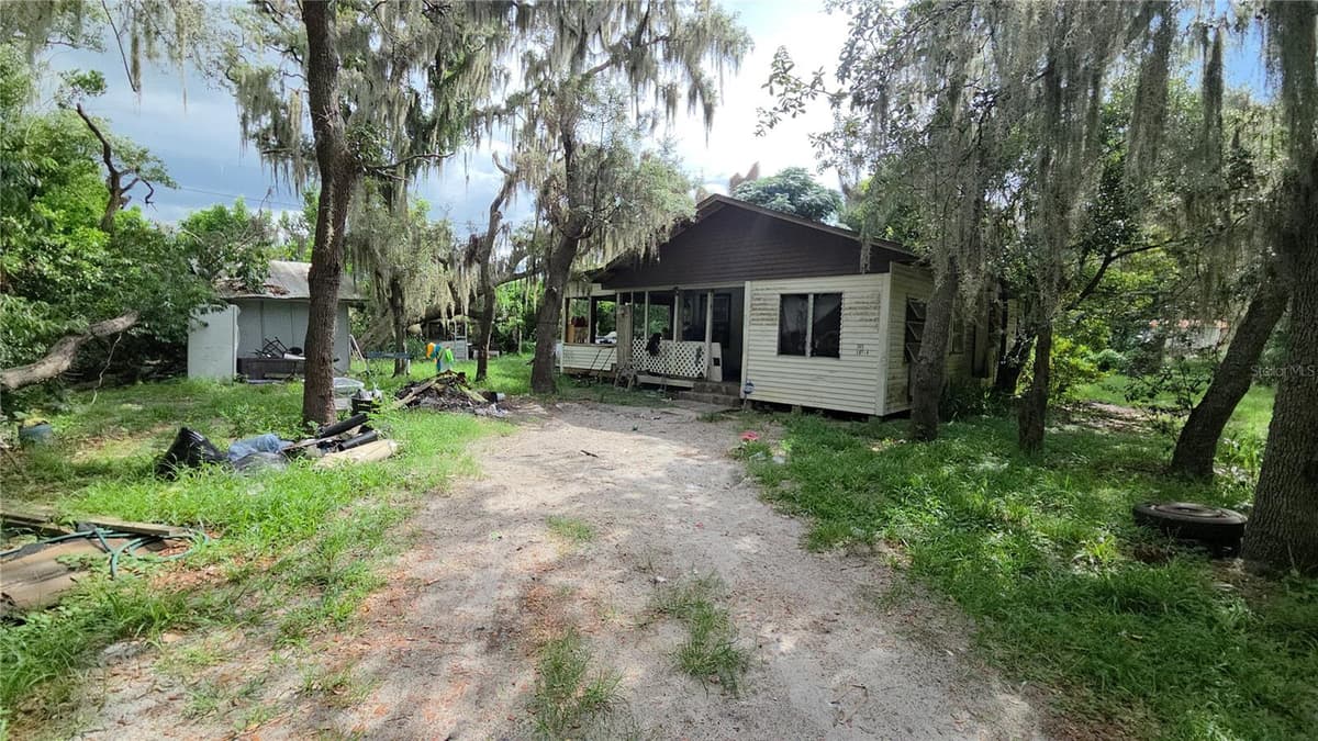 365 80 FOOT ROAD — photo 2 of 22