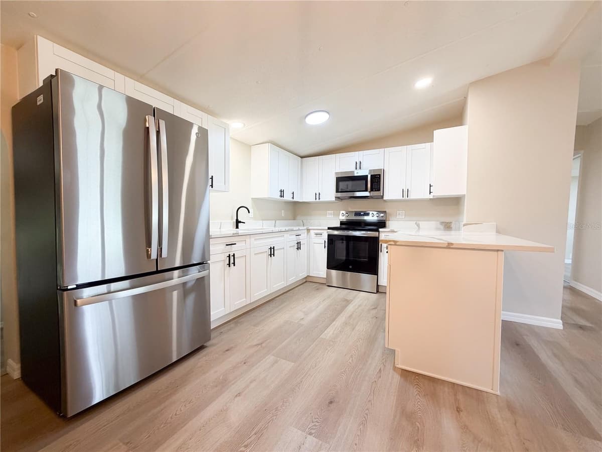 8017 SKYLINE LANE — photo 6 of 14