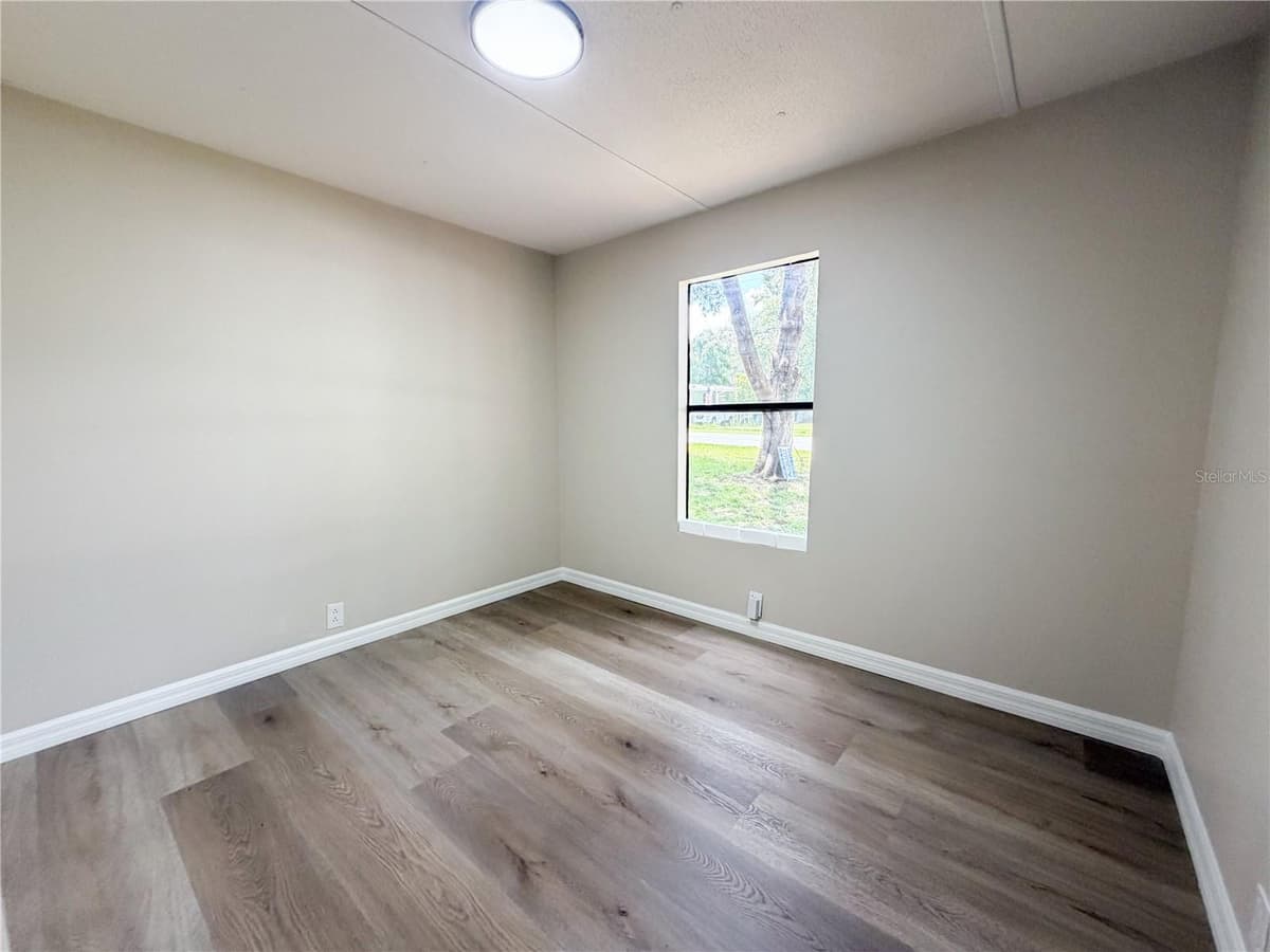 8017 SKYLINE LANE — photo 12 of 14