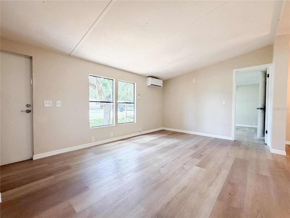 8017 SKYLINE LANE — photo 9 of 14
