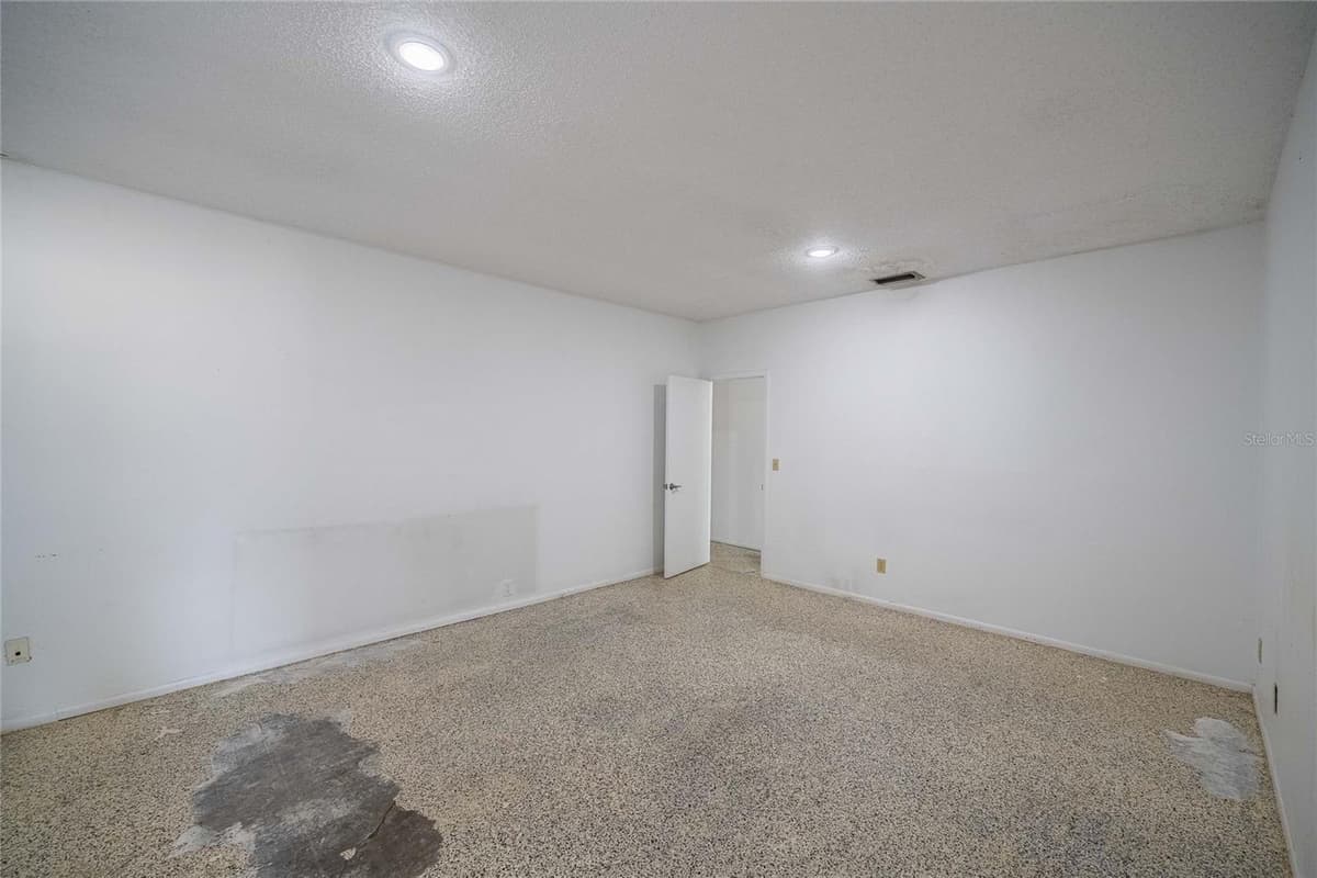 211 CENTRAL AVENUE — photo 8 of 10