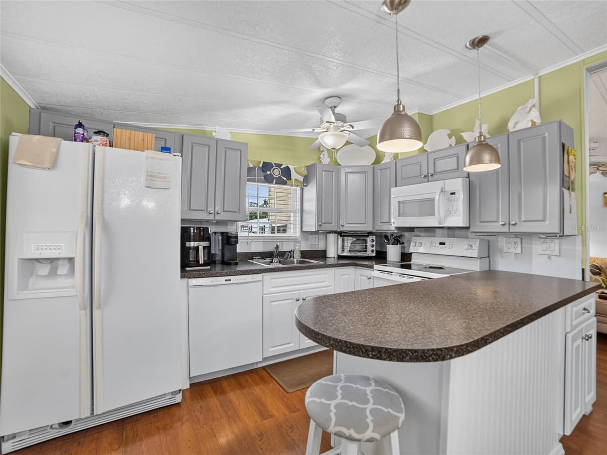 36419 BONNEY DRIVE — photo 9 of 34