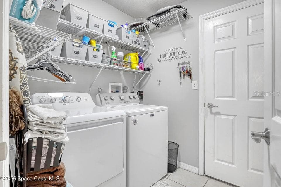 5515 OAK HOLLOW DRIVE — photo 13 of 31