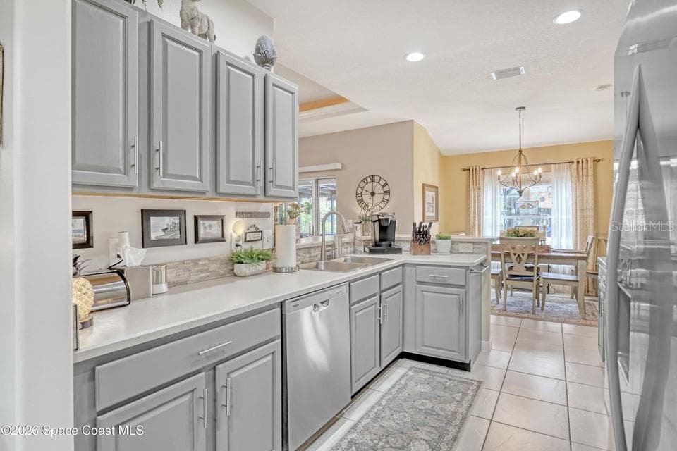 5515 OAK HOLLOW DRIVE — photo 12 of 31