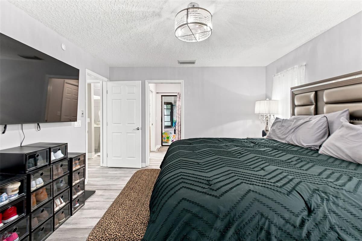 6706 WALDORF COURT — photo 31 of 51