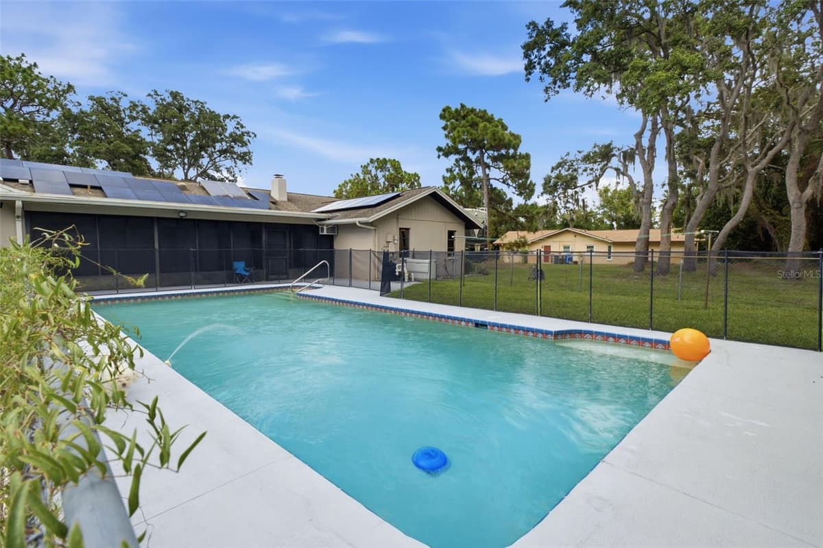 6706 WALDORF COURT — photo 41 of 51