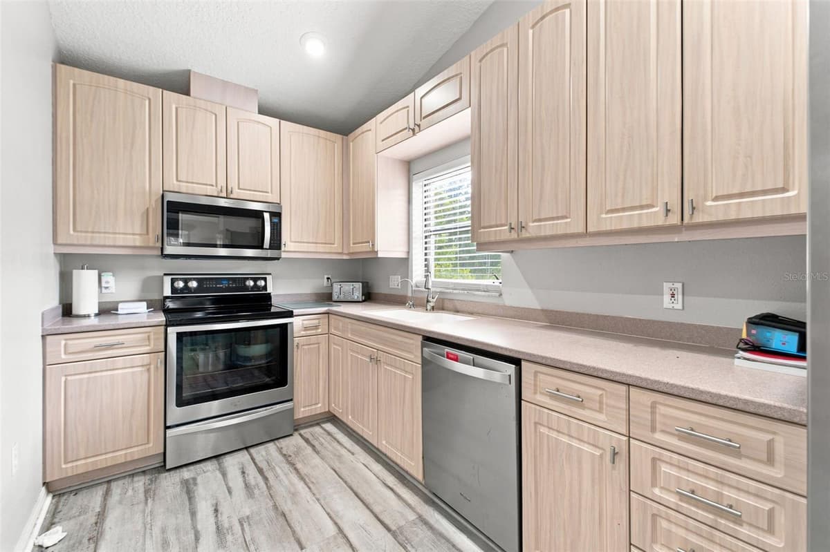 6706 WALDORF COURT — photo 28 of 51