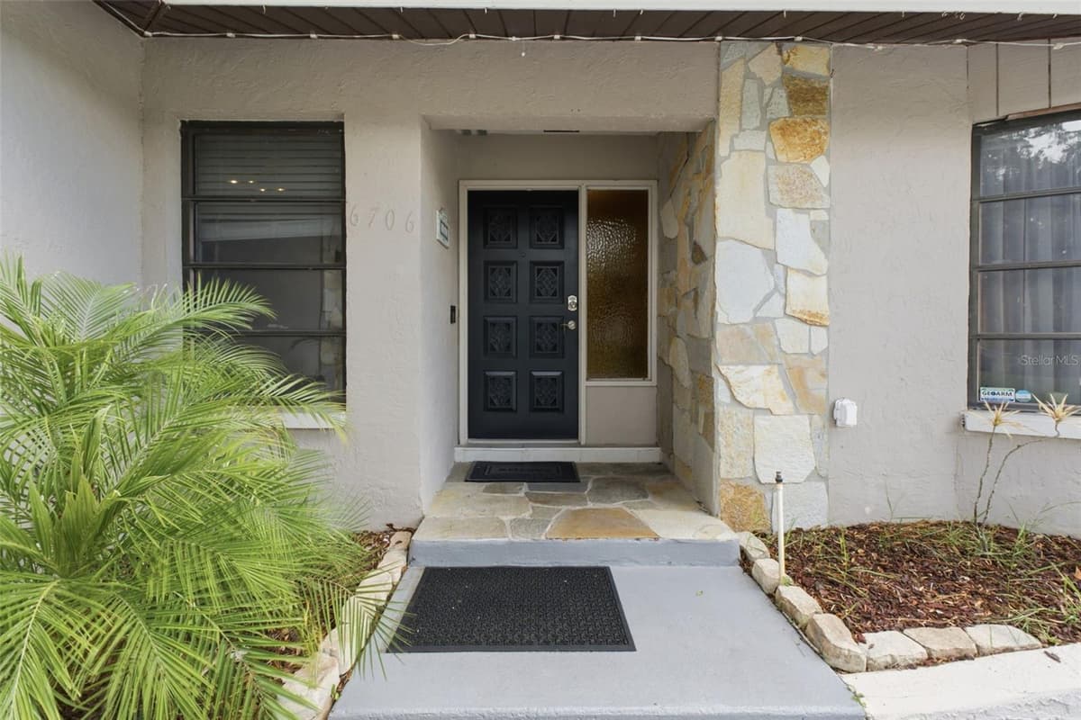 6706 WALDORF COURT — photo 4 of 51
