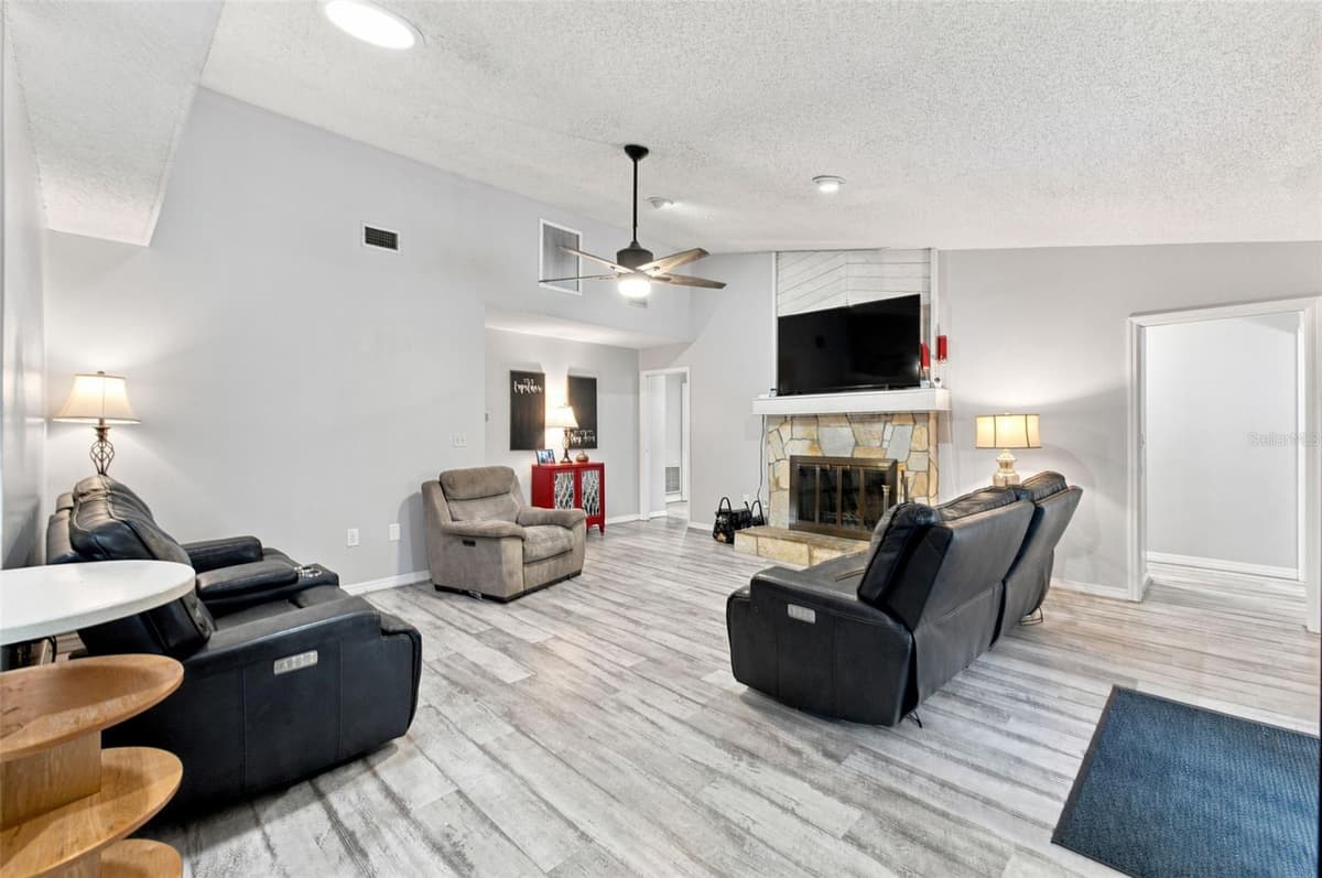 6706 WALDORF COURT — photo 11 of 51