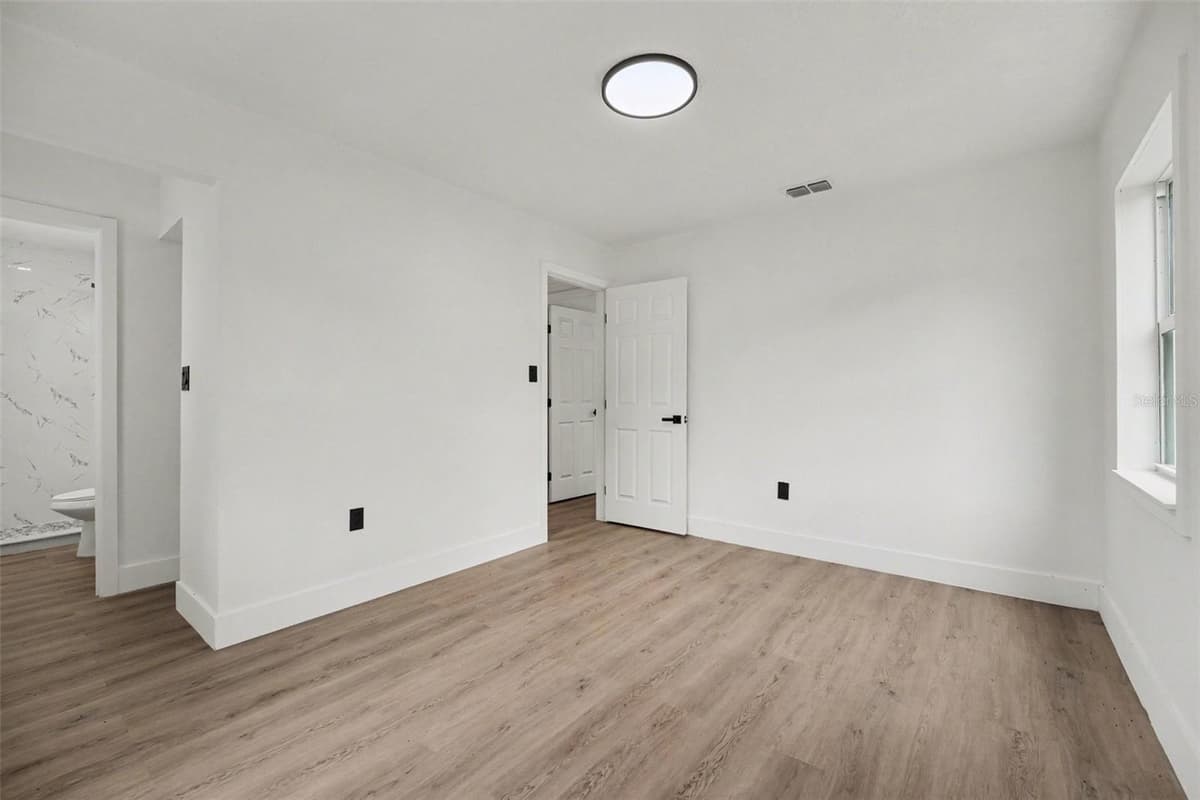 212 COQUINA DRIVE — photo 14 of 43