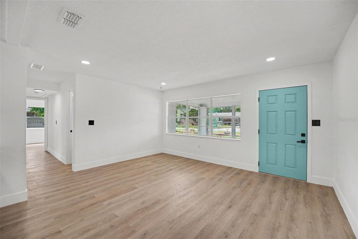 212 COQUINA DRIVE — photo 11 of 43