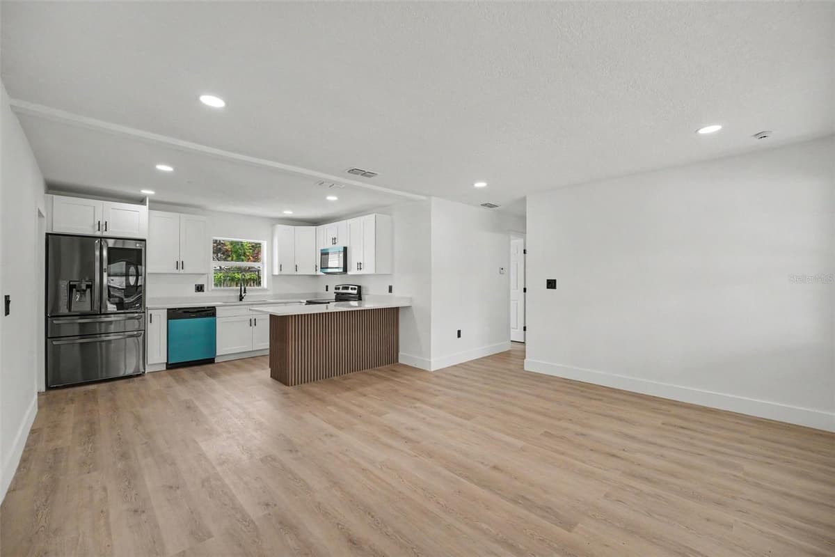212 COQUINA DRIVE — photo 9 of 43